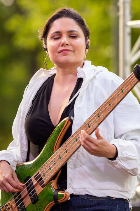 Student performs at Un Lago de Conciertos