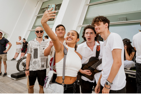 Students at un Lago de Conciertos concert series