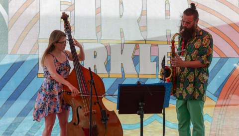 Liz Claire and Javier Vercher Perform at La Fira de Berklee