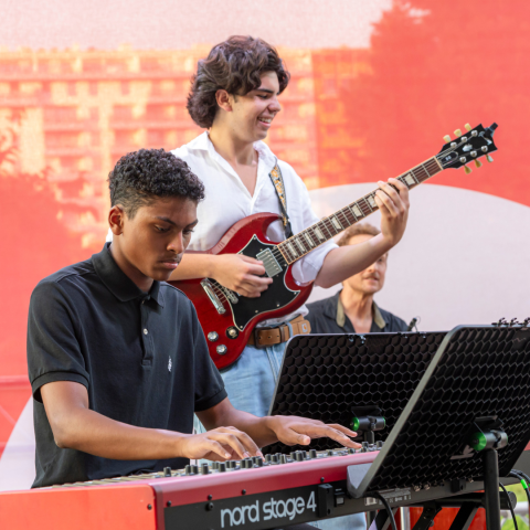 Students perform at Un Lago de Conciertos